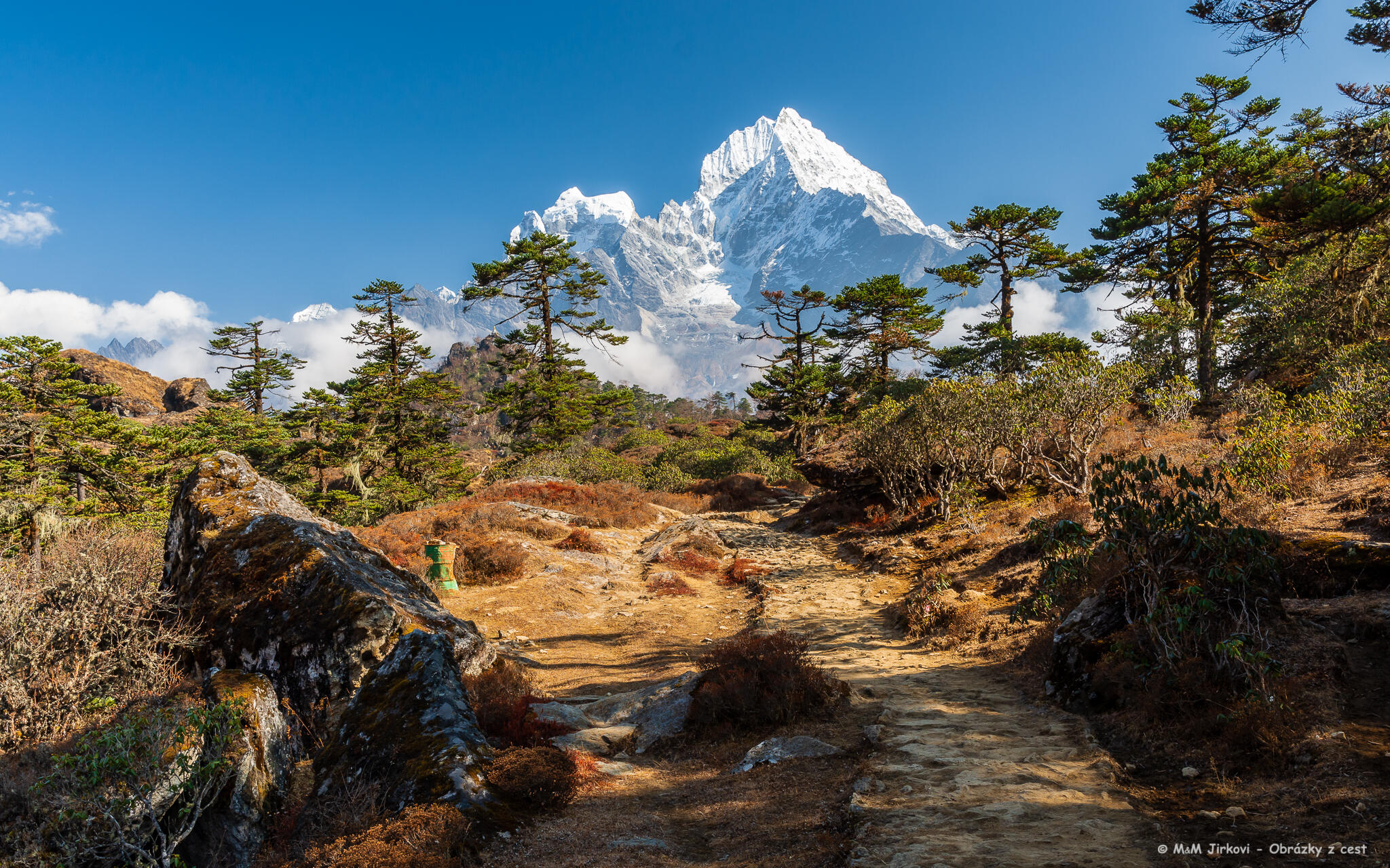 Thamserku (6623 m) z  Khunde