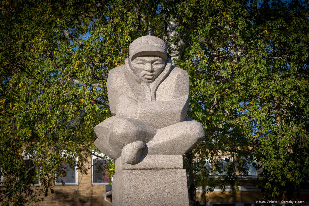 Granite sculpture of Same by Allan Wallberg