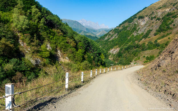 Klesáme 1600 m abychom mohli stoupat 1900 m