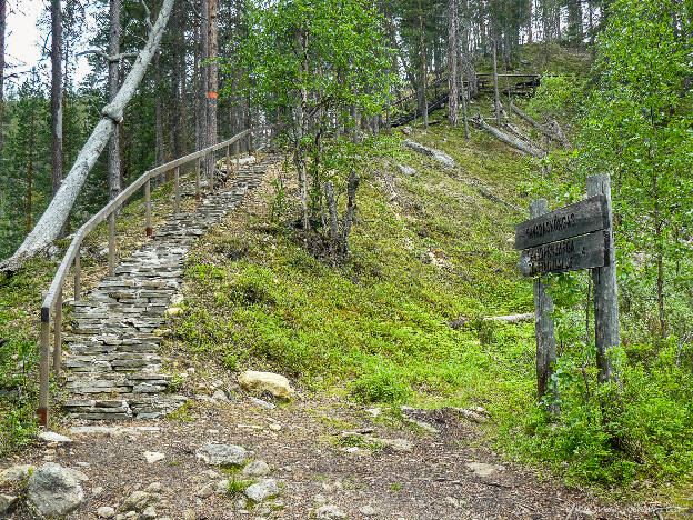 Ravadasköngäs rozcestí