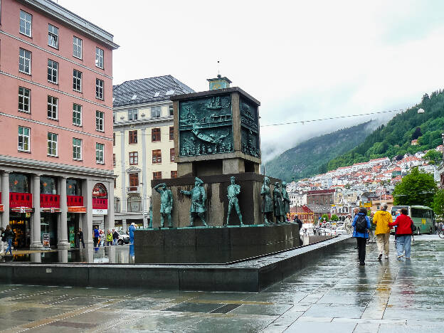 Sailor's monument on Torgallmenningen