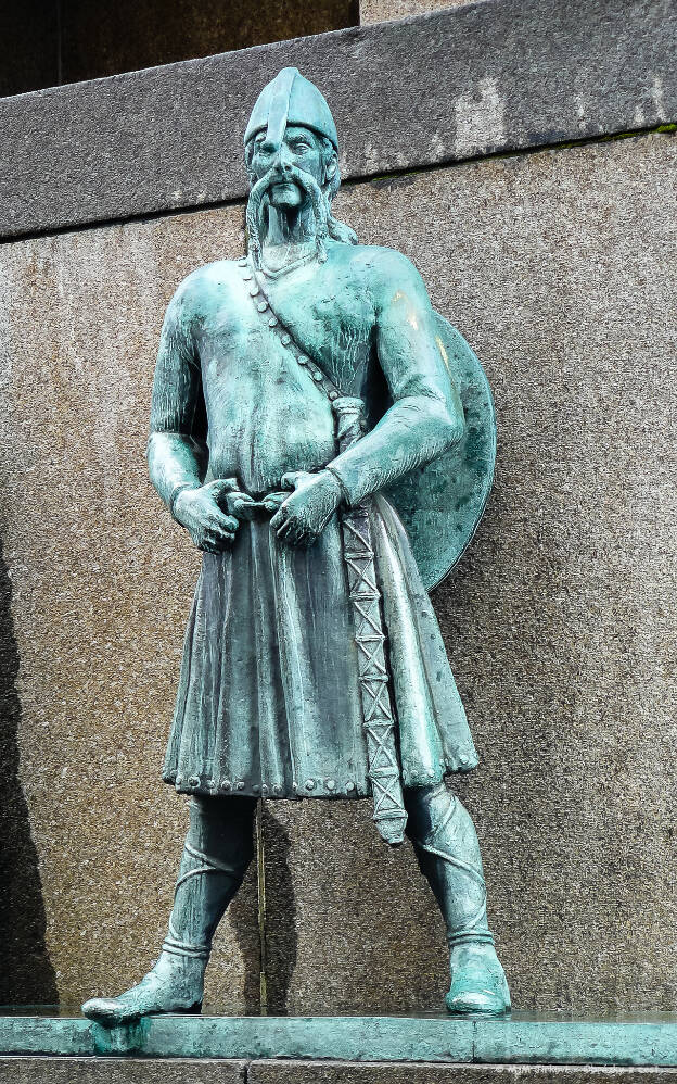 Sailor's monument on Torgallmenningen