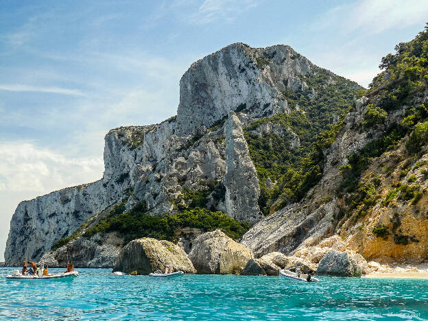 Pobřeží mezi Cala Gonone a Punta Pedra Longa