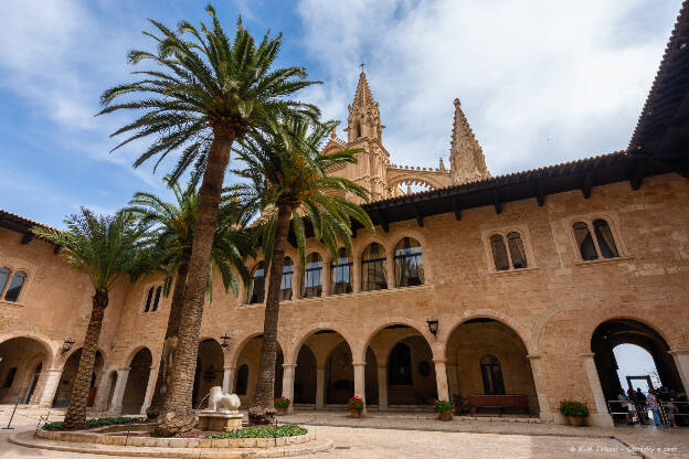 Palma - Palace of La Almudaina - nádvoří