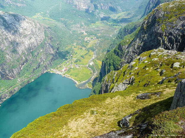 Pohledy dolů na Lysebotn